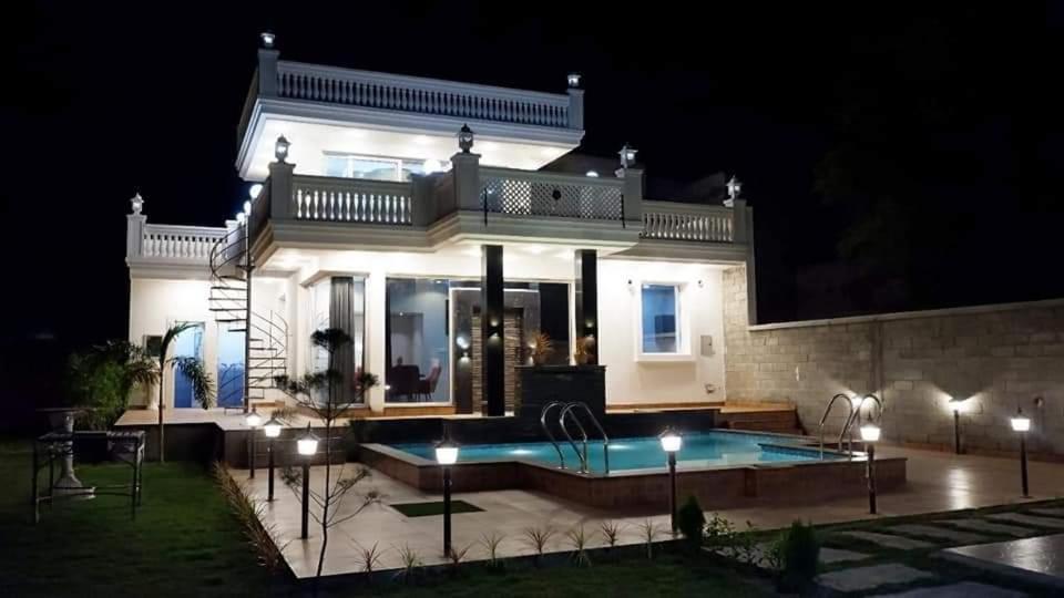 Greystone Villa, Swiming Pool , Bbq , Big Garden, Pool Table, Party Speaker, Bathtub, Kitchen, 15Mins To Golden Temple أمريتسار المظهر الخارجي الصورة