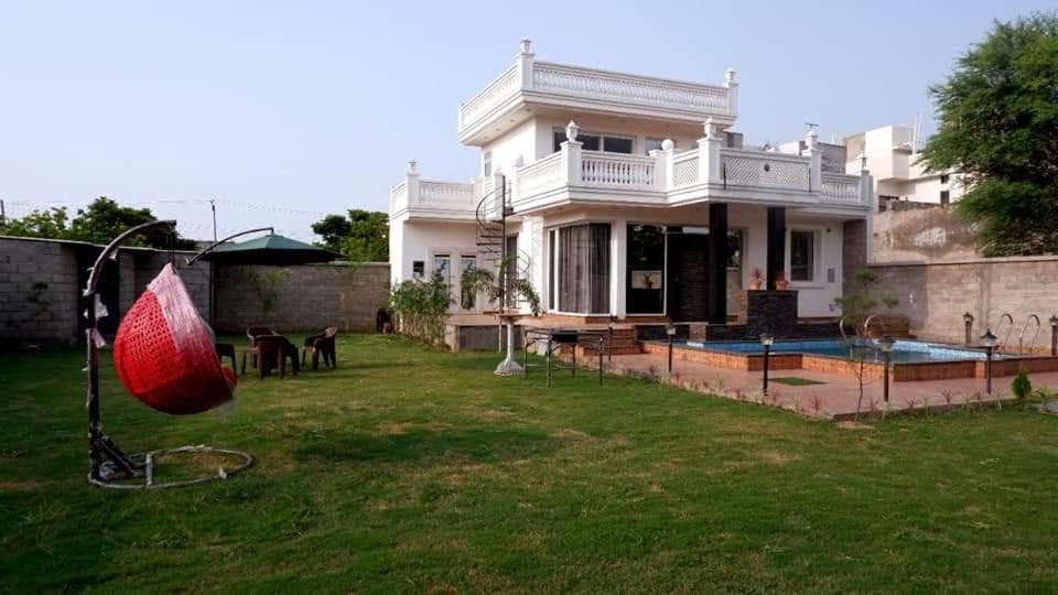 Greystone Villa, Swiming Pool , Bbq , Big Garden, Pool Table, Party Speaker, Bathtub, Kitchen, 15Mins To Golden Temple أمريتسار المظهر الخارجي الصورة