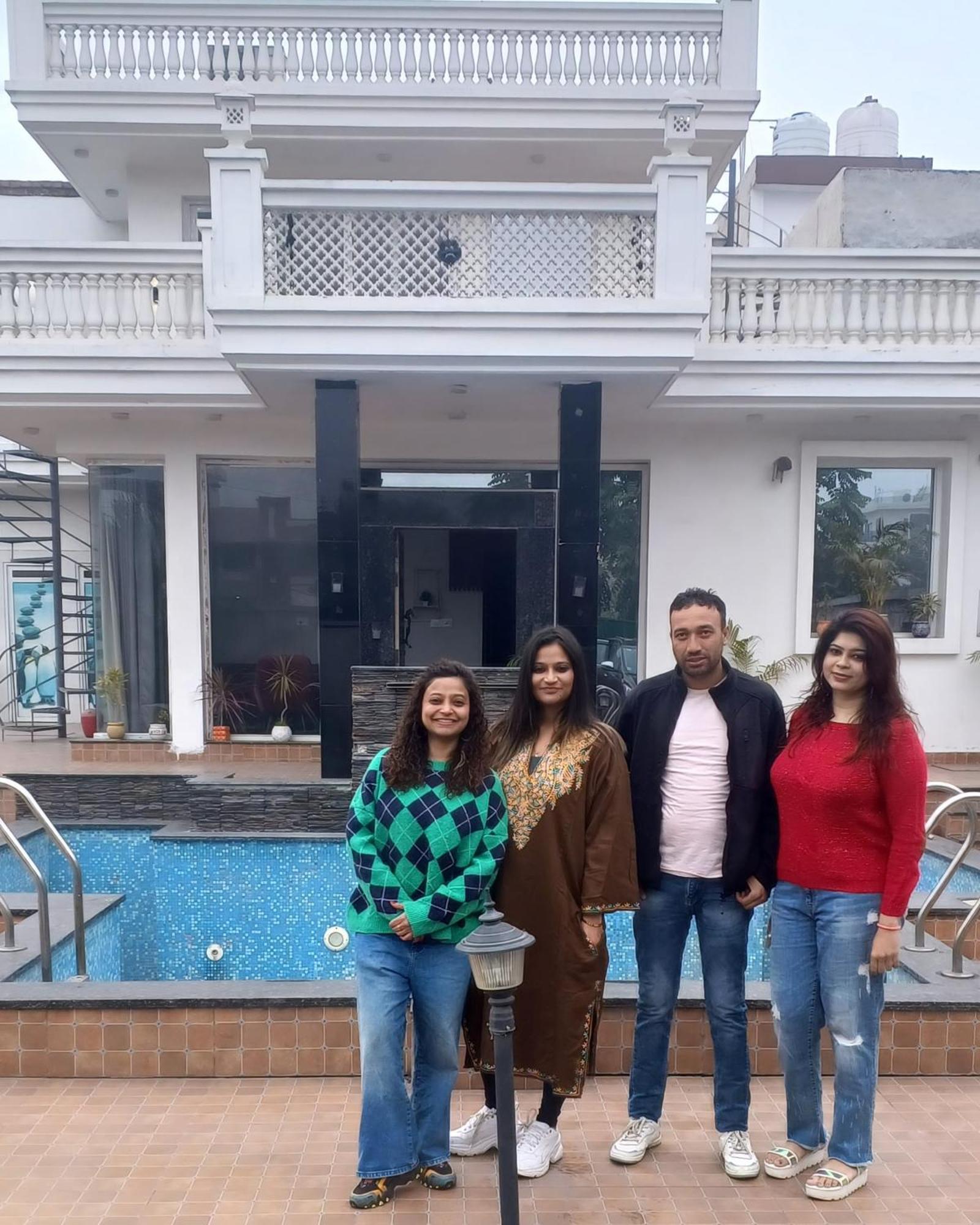 Greystone Villa, Swiming Pool , Bbq , Big Garden, Pool Table, Party Speaker, Bathtub, Kitchen, 15Mins To Golden Temple أمريتسار المظهر الخارجي الصورة