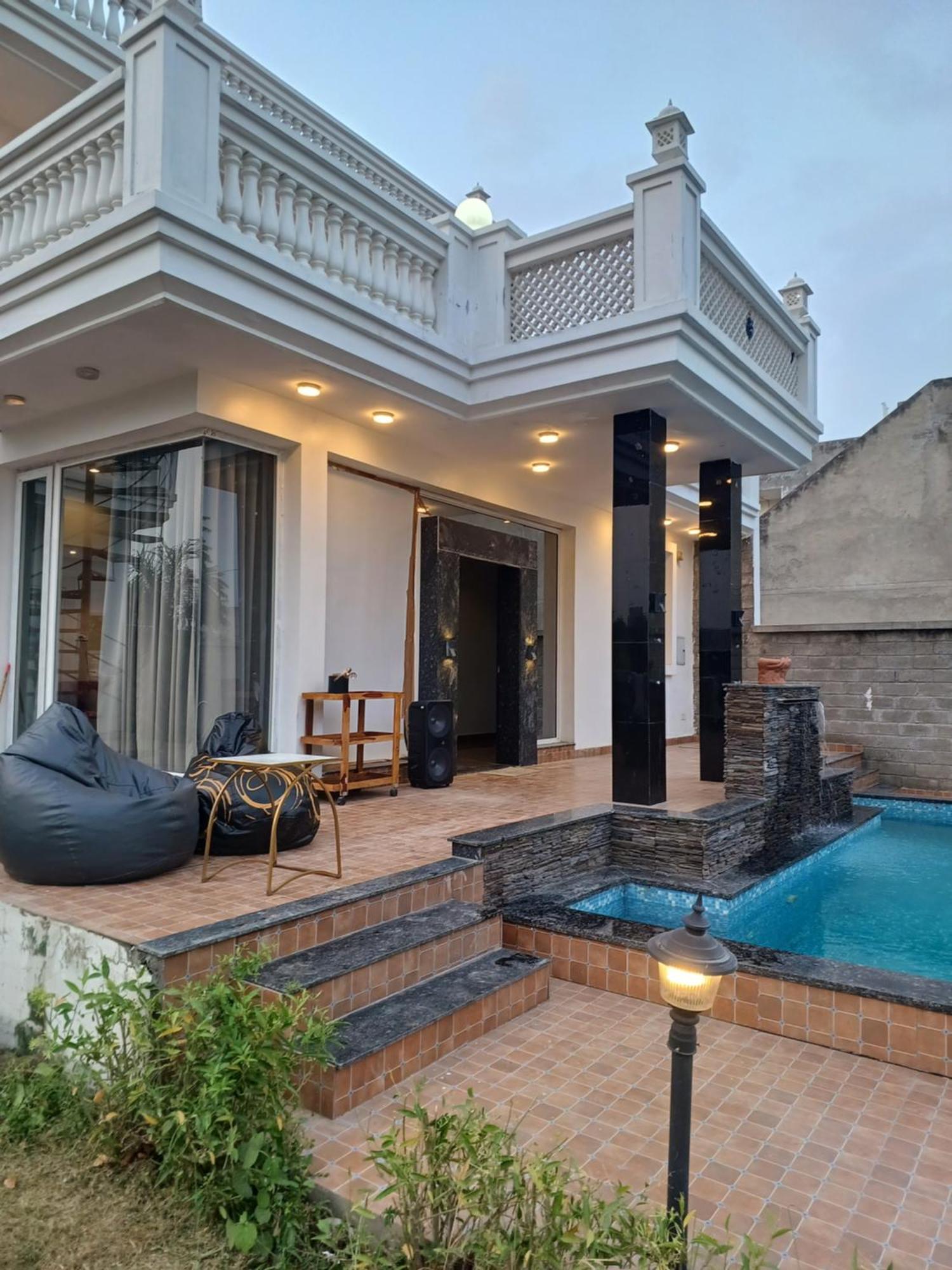 Greystone Villa, Swiming Pool , Bbq , Big Garden, Pool Table, Party Speaker, Bathtub, Kitchen, 15Mins To Golden Temple أمريتسار المظهر الخارجي الصورة